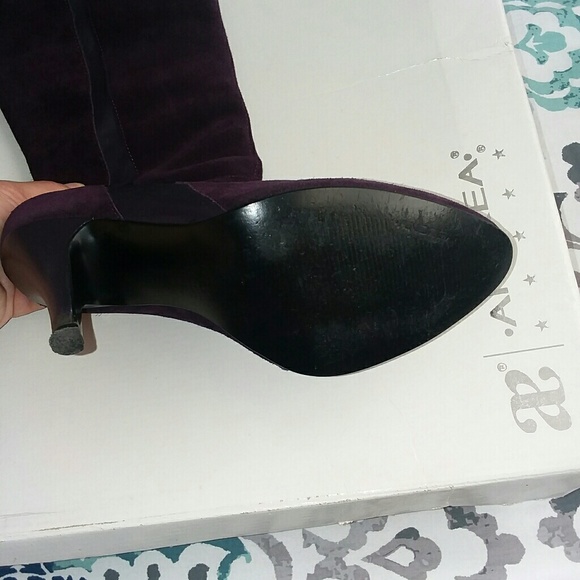 Purple suede high heeled boots - Picture 8 of 8